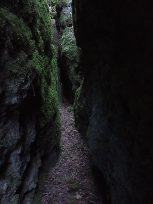 Et tout au bout, l'étroiture donnant accès au monde souterrain